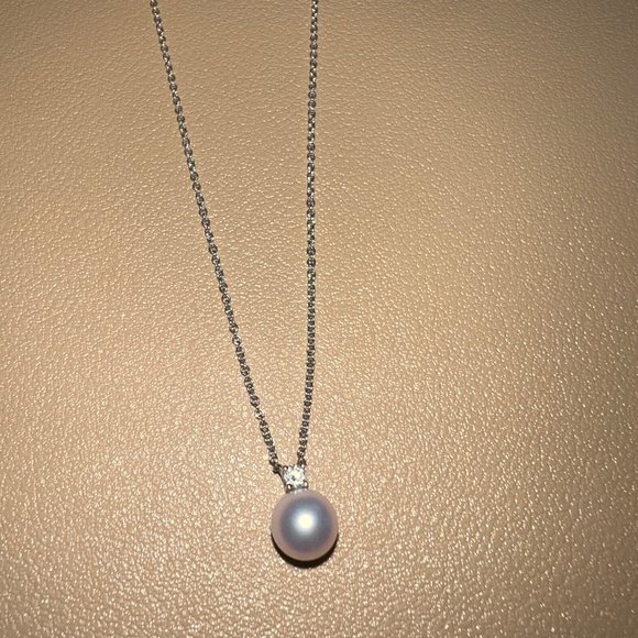 Tiffany Signature® Pearl Pendant - Picture 3 of 10